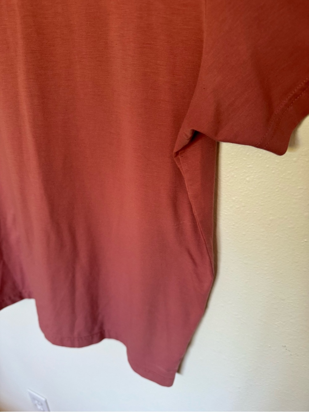 Rhone Mens Element V Neck T Shirt Organic Pima Cotton Pink Salmon XL EUC - Picture 7 of 10